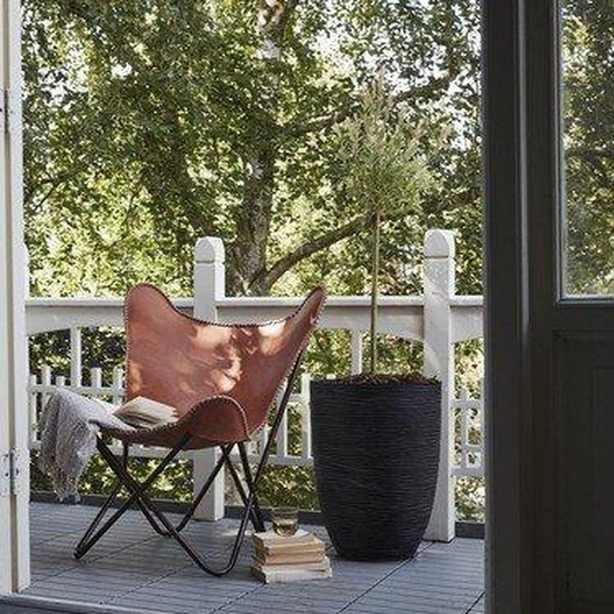 Capi Europe - Vaas Elegant Deluxe Rib NL - 40x60 - Zwart - Voor Binnen En Buiten - KBLR1131 4 Capi Europe - Vaas Elegant Deluxe Rib NL - 40x60 - Zwart - Voor Binnen En Buiten - KBLR1131 - Afbeelding 2