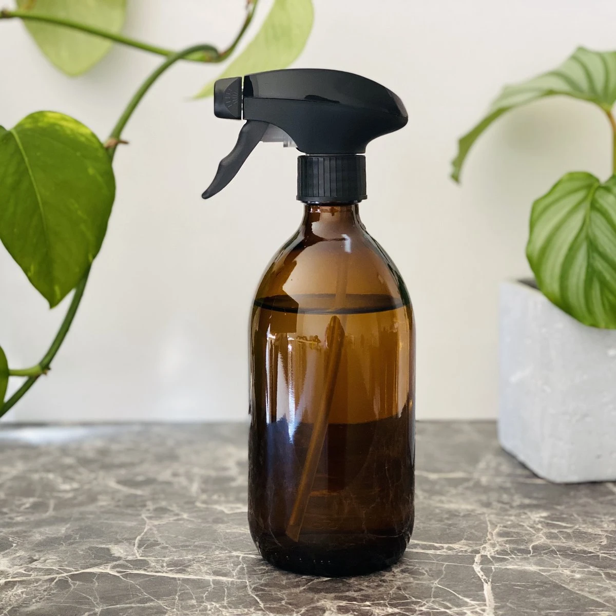 Groeikruid® Haarspuit | 500 Ml Amber Glas Met Vernevelaar | Kappersspuit | Kappersspray | Waterspuit Haar | Haarspray 4 Groeikruid® Haarspuit | 500 Ml Amber Glas Met Vernevelaar | Kappersspuit | Kappersspray | Waterspuit Haar | Haarspray - Afbeelding 2