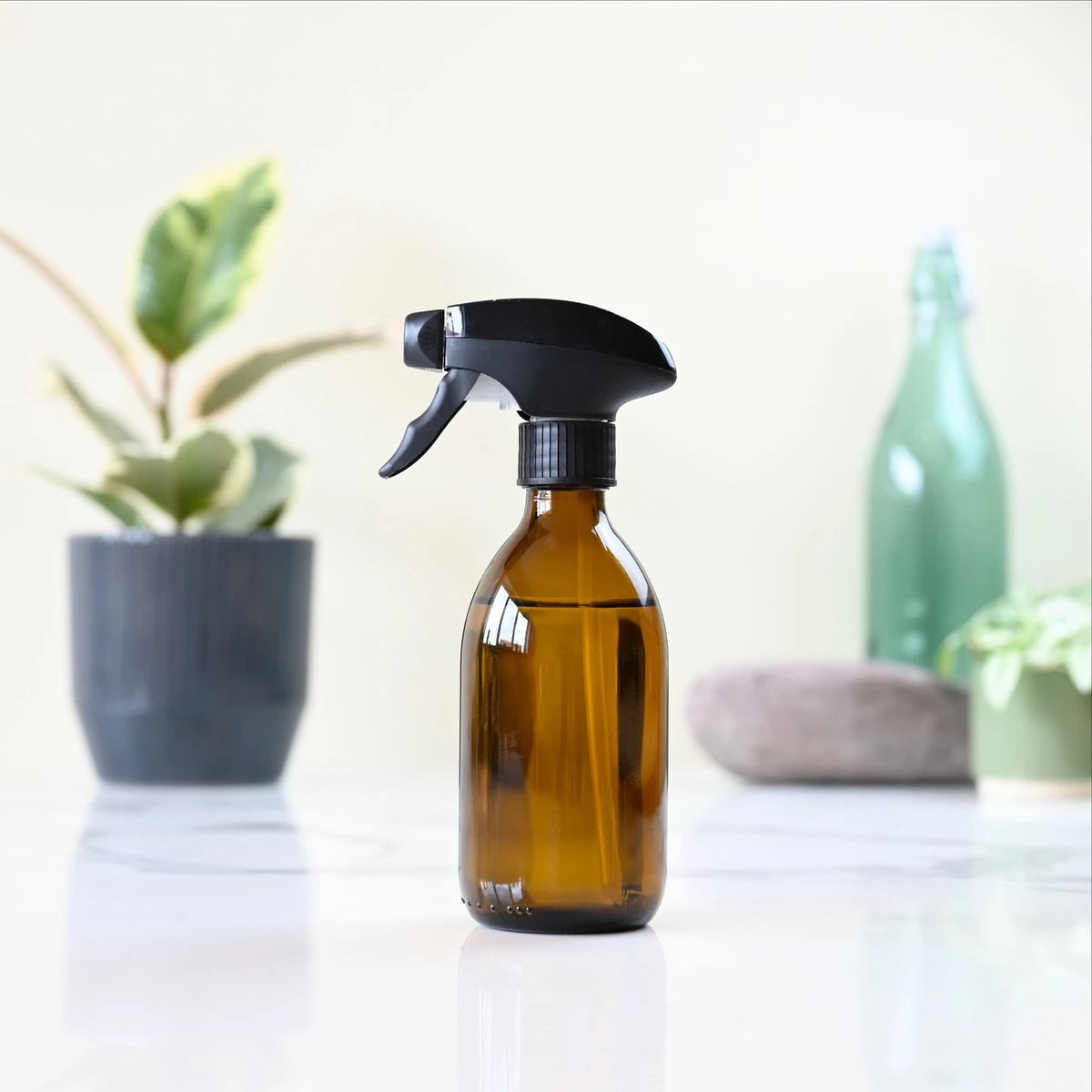 Groeikruid® Haarspuit | 300 Ml Amber Glas Met Vernevelaar | Kappersspuit | Kappersspuit | Waterspuit Haar | Haarspray 3 Groeikruid® Haarspuit | 300 Ml Amber Glas Met Vernevelaar | Kappersspuit | Kappersspuit | Waterspuit Haar | Haarspray