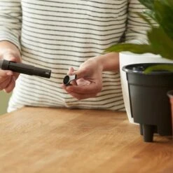 Elho Self-watering Insert 24 - Accessoires Voor Binnenaccessoires - Ø 23.7 X H 22.2 Cm - Zwart/Living Black 11 Elho Self-watering Insert 24 - Accessoires Voor Binnenaccessoires - Ø 23.7 X H 22.2 Cm - Zwart/Living Black -Tuin Kweekbenodigdheden 1200x1200 789