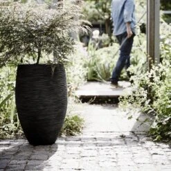 Capi Europe - Vaas Elegant Deluxe Rib NL - 56x84 - Zwart - Voor Binnen En Buiten - KBLR1132 13 Capi Europe - Vaas Elegant Deluxe Rib NL - 56x84 - Zwart - Voor Binnen En Buiten - KBLR1132 -Tuin Kweekbenodigdheden 1200x1200 828