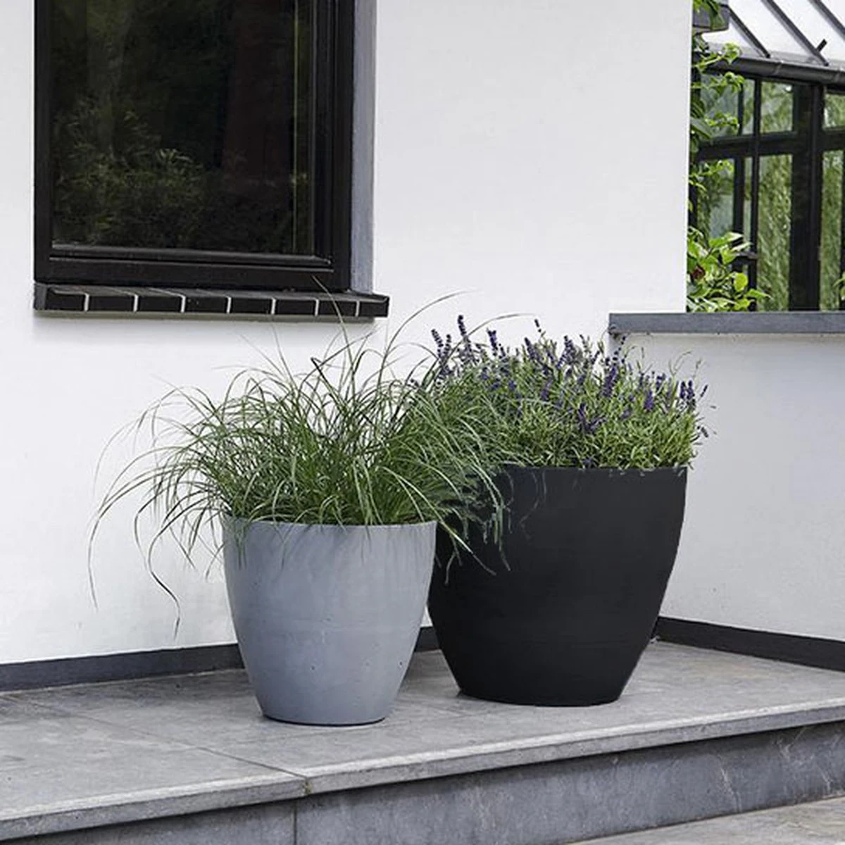 Keter Bloempot XL - 73 Liter - Zwart - 53 X 50 Cm - Bloemenbak - Plantenbak 7 Keter Bloempot XL - 73 Liter - Zwart - 53 X 50 Cm - Bloemenbak - Plantenbak - Afbeelding 5