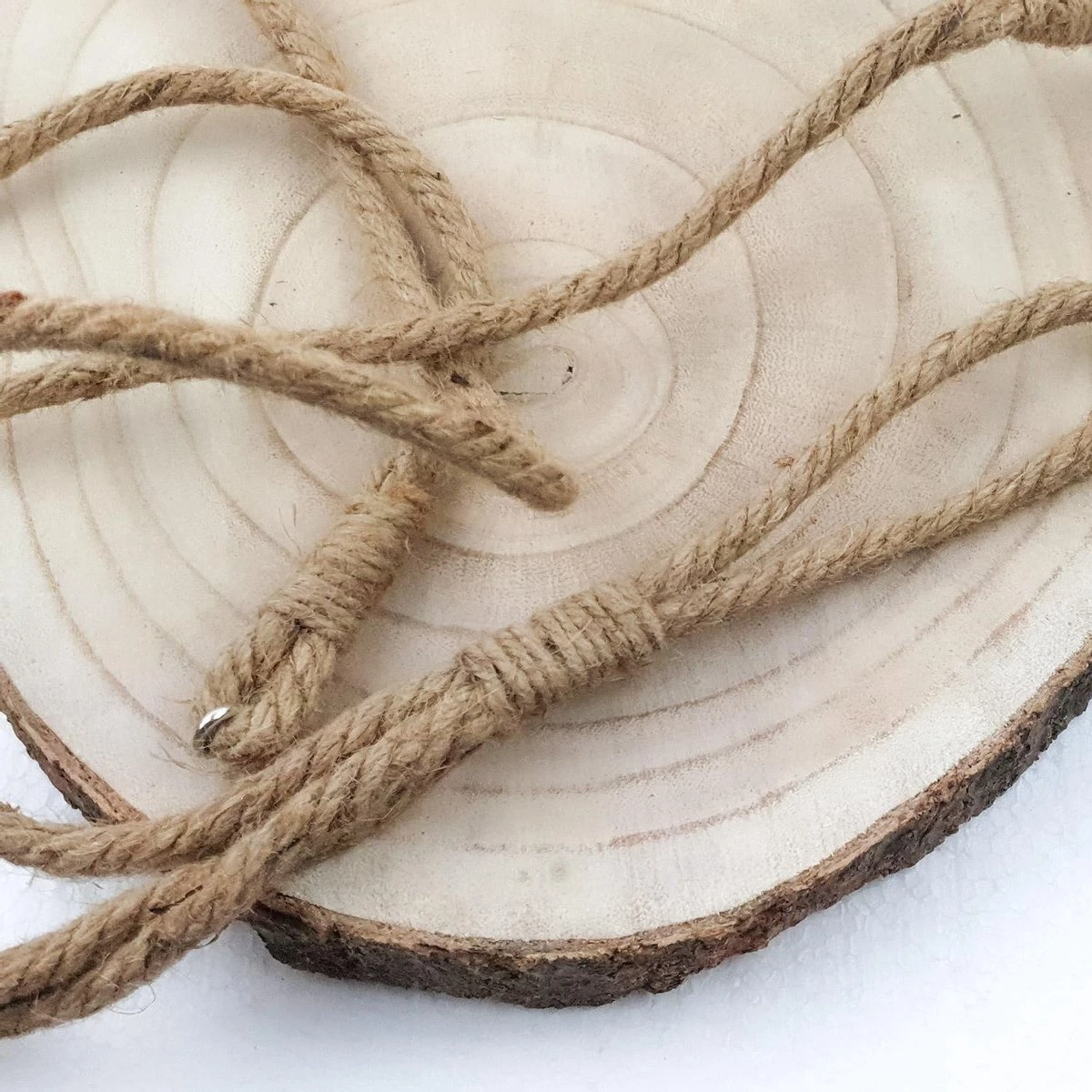 Merkloos Plantenhanger Boomstam Schijf | 30-35cm | Handgemaakt | Planten-houder / Hang-plant | Planten Accessoires | Decoratie Houten Hang Plank | 6 Merkloos Plantenhanger Boomstam Schijf | 30-35cm | Handgemaakt | Planten-houder / Hang-plant | Planten Accessoires | Decoratie Houten Hang Plank | - Afbeelding 4