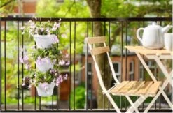 Elho Corsica Vertical Forest 24 - Bloempot Voor Balkonbuiten - Ø 26.7 X H 29.7 Cm - Wit/Wit 35 Elho Corsica Vertical Forest 24 - Bloempot Voor Balkonbuiten - Ø 26.7 X H 29.7 Cm - Wit/Wit -Tuin Kweekbenodigdheden 1200x789 2