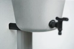 Elho Green Basics Rain Catcher 33 - Regenton Voor Balkonbuiten - Ø 33.5 X H 73.5 Cm - Grijs/Living Concrete 14 Elho Green Basics Rain Catcher 33 - Regenton Voor Balkonbuiten - Ø 33.5 X H 73.5 Cm - Grijs/Living Concrete -Tuin Kweekbenodigdheden 1200x800 83