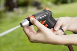 GARDENA - Premium Reinigingssproeier Spuitpistool - Metaal - Voor Reiniging En Bewatering -Tuin Kweekbenodigdheden 1200x801 3