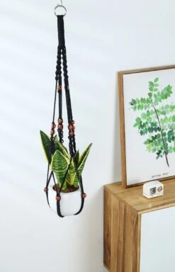 4 Stuks Zwarte Macrame Plantenhangers - Boho Handgeweven Katoen Hangpot Voor Binnen/Buiten - Hangende Bloempot Met Kralen - Macramé Touw/Koord Hangplant Houder - Bohemian Wandhanger Decoratie - Plant Hanger - Verticale Tuin Bloempothouder Planthanger -Tuin Kweekbenodigdheden 772x1200 2