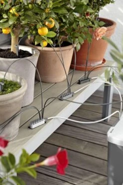 GARDENA Vakantiebewateringsset Duppelsysteem - Geschikt Voor 36 Potplanten - Incl. 9l Vat 16 GARDENA Vakantiebewateringsset Duppelsysteem - Geschikt Voor 36 Potplanten - Incl. 9l Vat -Tuin Kweekbenodigdheden 799x1200 21