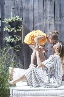 Elho Corsica Vertical Forest 24 - Bloempot Voor Balkonbuiten - Ø 26.7 X H 29.7 Cm - Zwart/Antraciet 24 Elho Corsica Vertical Forest 24 - Bloempot Voor Balkonbuiten - Ø 26.7 X H 29.7 Cm - Zwart/Antraciet -Tuin Kweekbenodigdheden 800x1200 134