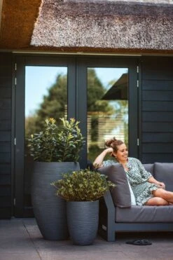 Capi Europe - Vaas Elegant Deluxe Rib NL - 40x60 - Zwart - Voor Binnen En Buiten - KBLR1131 27 Capi Europe - Vaas Elegant Deluxe Rib NL - 40x60 - Zwart - Voor Binnen En Buiten - KBLR1131 -Tuin Kweekbenodigdheden 800x1200 154