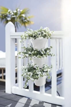 Elho Corsica Vertical Forest 24 - Bloempot Voor Balkonbuiten - Ø 26.7 X H 29.7 Cm - Wit/Wit 24 Elho Corsica Vertical Forest 24 - Bloempot Voor Balkonbuiten - Ø 26.7 X H 29.7 Cm - Wit/Wit -Tuin Kweekbenodigdheden 800x1200 89