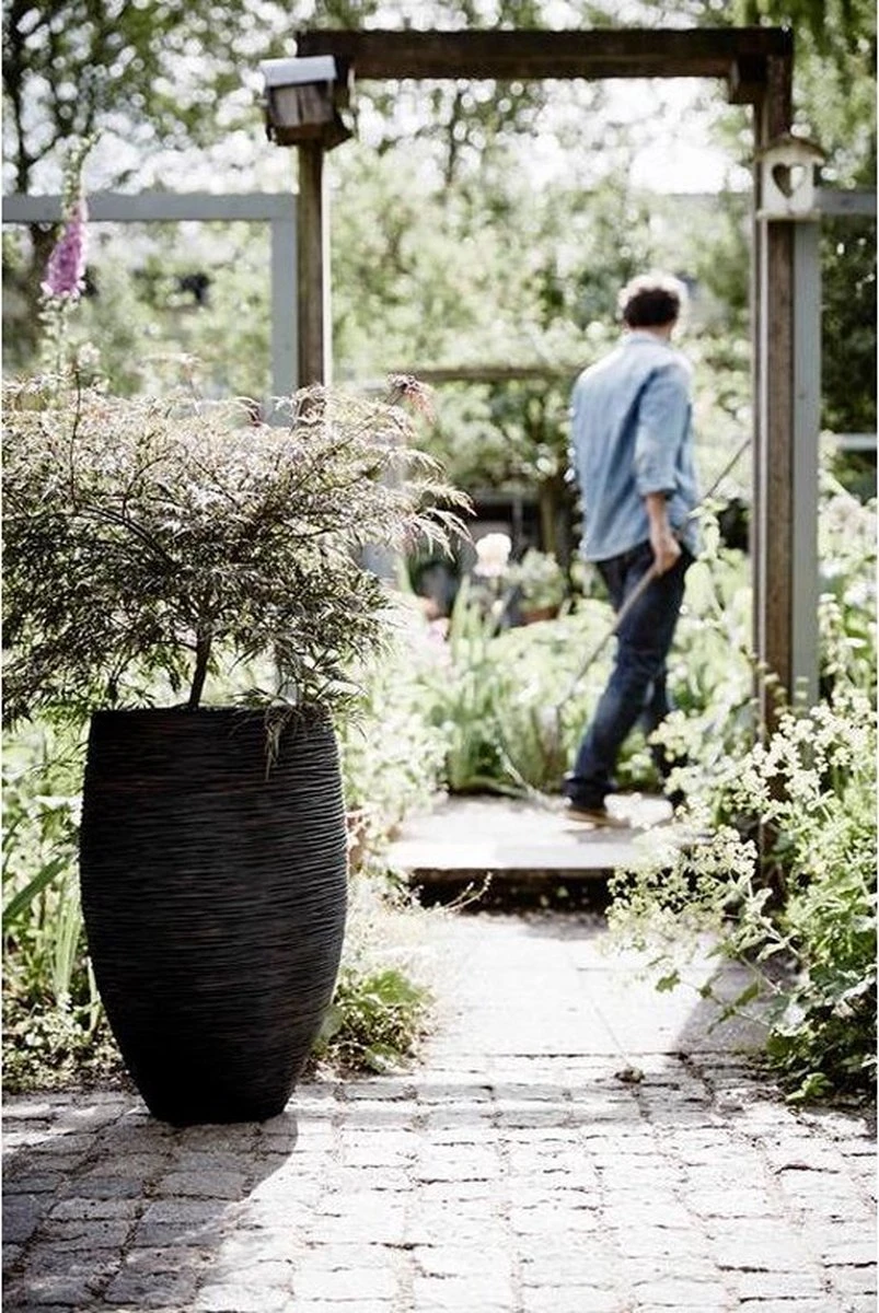 Capi Europe - Vaas Elegant Deluxe Rib NL - 56x84 - Zwart - Voor Binnen En Buiten - KBLR1132 8 Capi Europe - Vaas Elegant Deluxe Rib NL - 56x84 - Zwart - Voor Binnen En Buiten - KBLR1132 - Afbeelding 6